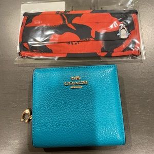 Coach snap wallet w/ FREE mask